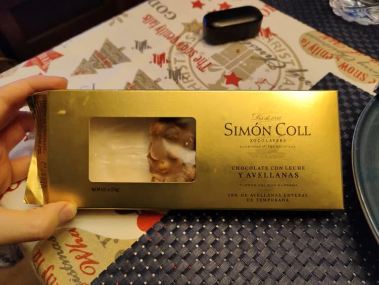 Simon Coll Milk Chocolate With Whole Hazelnuts
