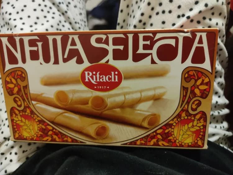 Rifacli Neula Selecta Rolled Wafers