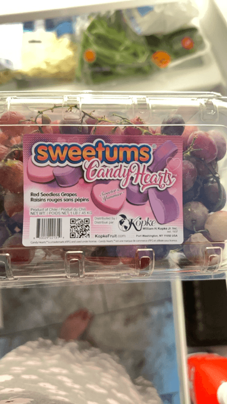 Kopke Sweetums Candy Hearts Red Seedless Grapes