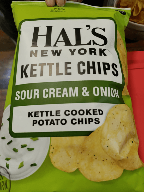Hal'S New York Kettle Chips Sour Cream & Onion Flavored