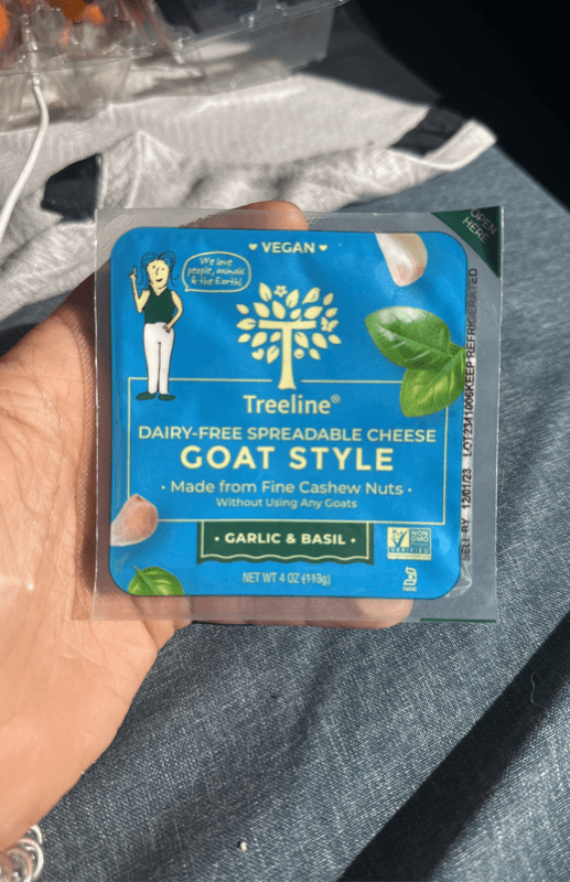 Treeline Goat Style Dairy-Free Spreadable Cheese, Garlic & Basil Flavored