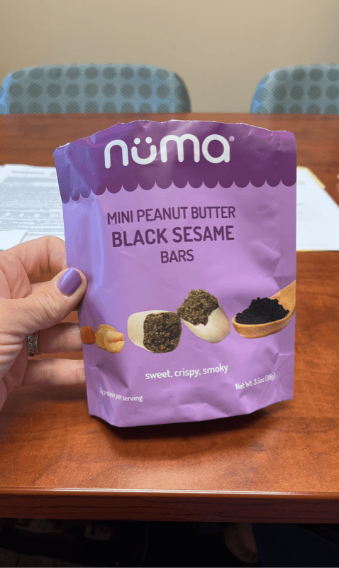Numa Mini Peanut Butter Black Sesame Bars