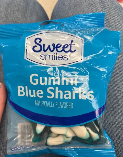 Sweet Smiles Gummi Blue Sharks Artificially Flavored