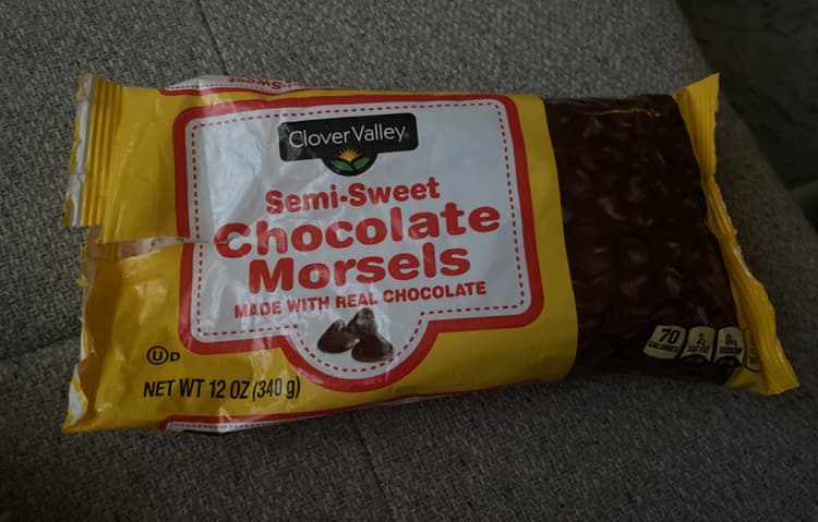 Clover Valley Semi-Sweet Chocolate Morsels Made With Real Chocolate