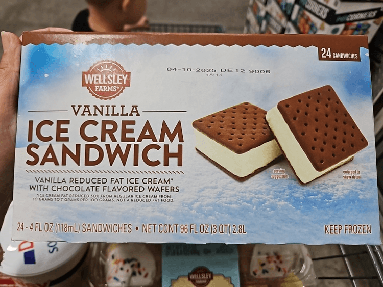 Wellsley Farms Vanilla Ice Cream Sandwich