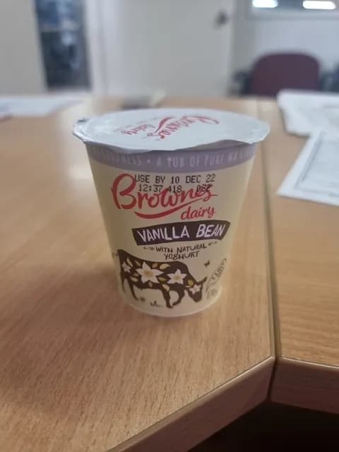 Brownes Dairy Vanilla Bean With Natural Yoghurt