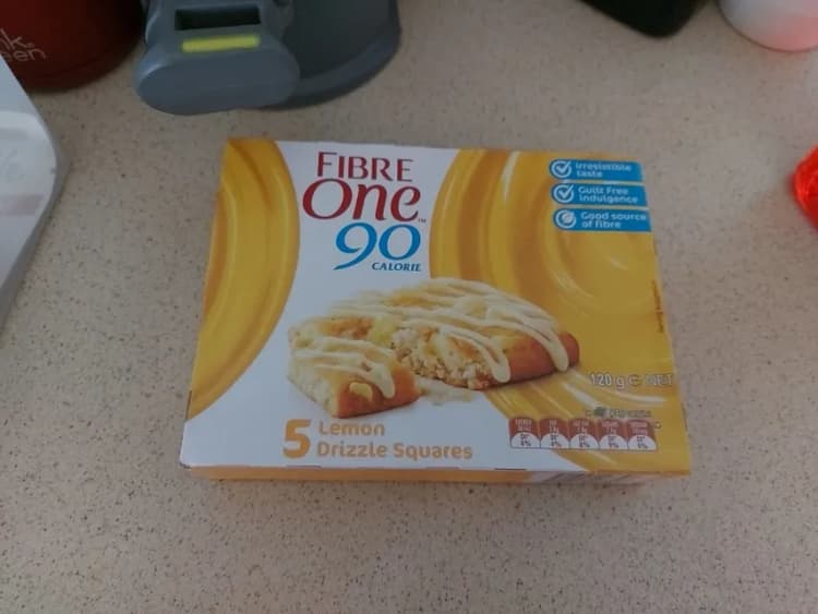 Fibre One 90 Calorie 5 Lemon Drizzle Squares