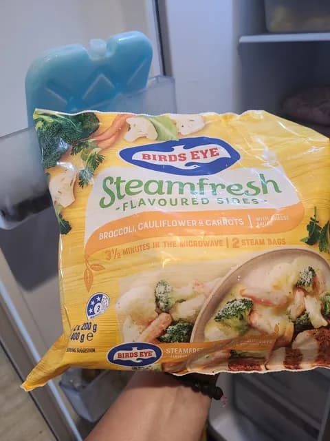 Birds Eye Steamfresh Flavoured Sides - Broccoli, Cauliflower & Carrots With Cheese Sauce