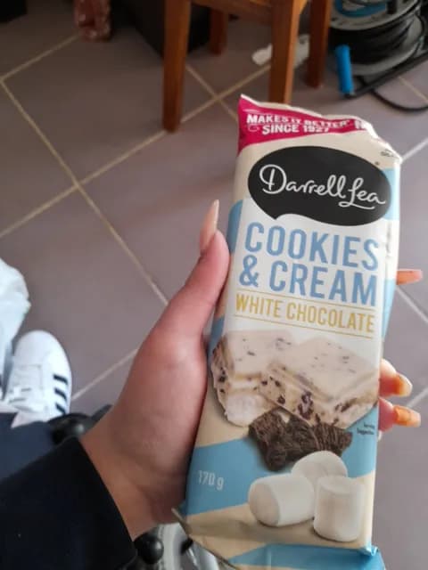 Darrell Lea Cookies & Cream White Chocolate