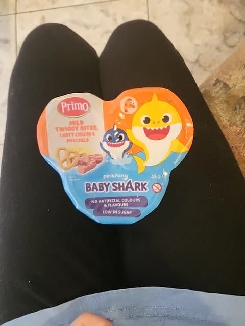 Primo Baby Shark Mild Twiggy Bites, Tasty Cheese & Pretzels