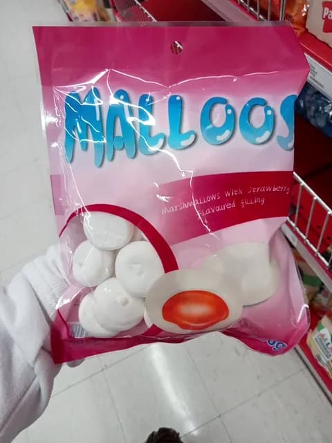 Malloos Marshmallows With Strawberry Flavoured Filling