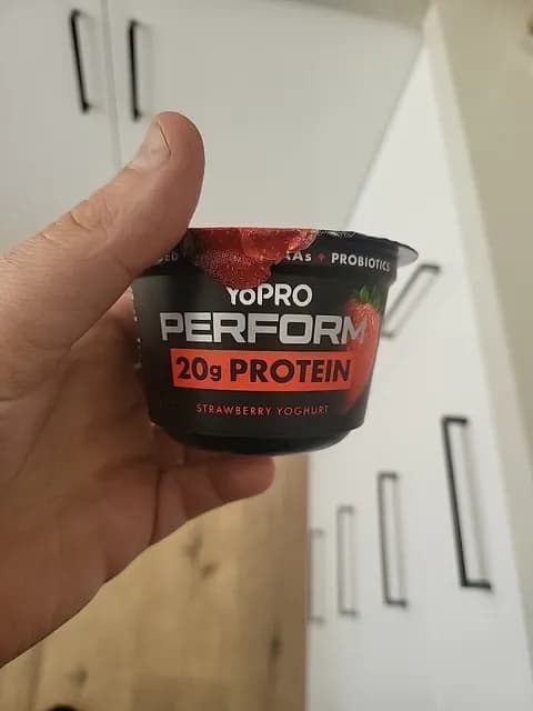 Yopro Perform Protein Strawberry Yoghurt