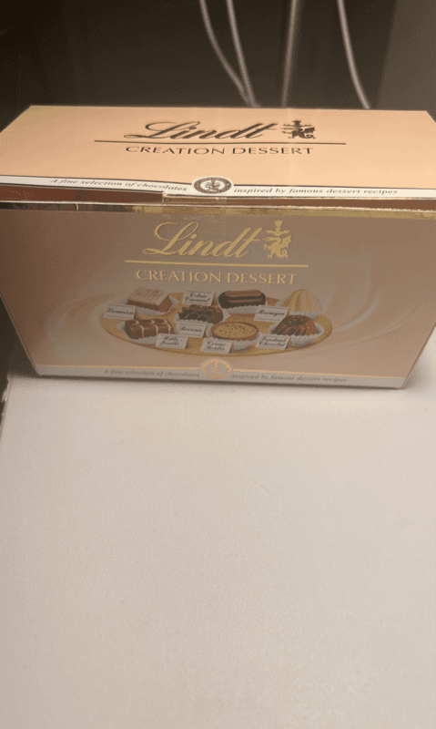 Lindt & Sprungli Creation Desserts Ballotin Assorted