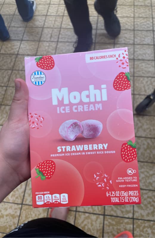 Sundae Shoppe Mochi Ice Cream Strawberry Premium Ice Cream In Sweet Rice Dough