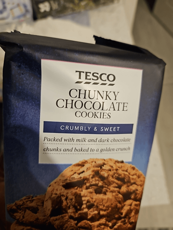 Tesco Crumbly & Sweet Chunky Chocolate Cookies