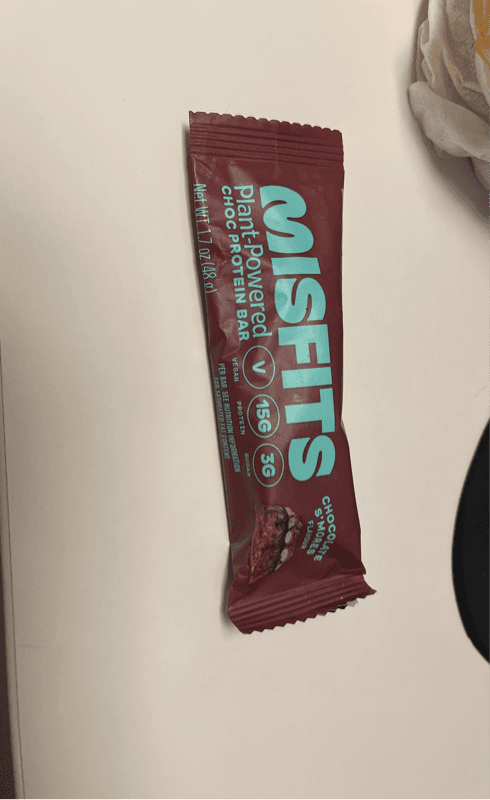 Misfits Plant-Powered Choc Protein Bar Chocolate S'Mores Flavour