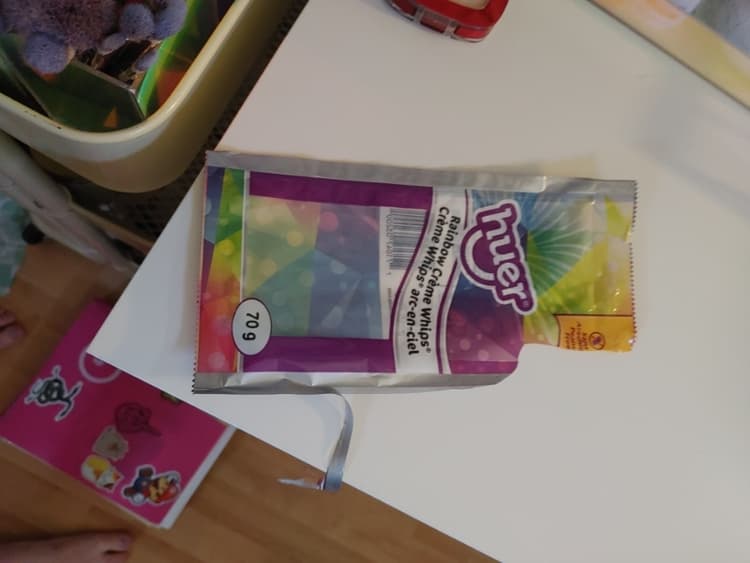 Huer Rainbow Creme Whips