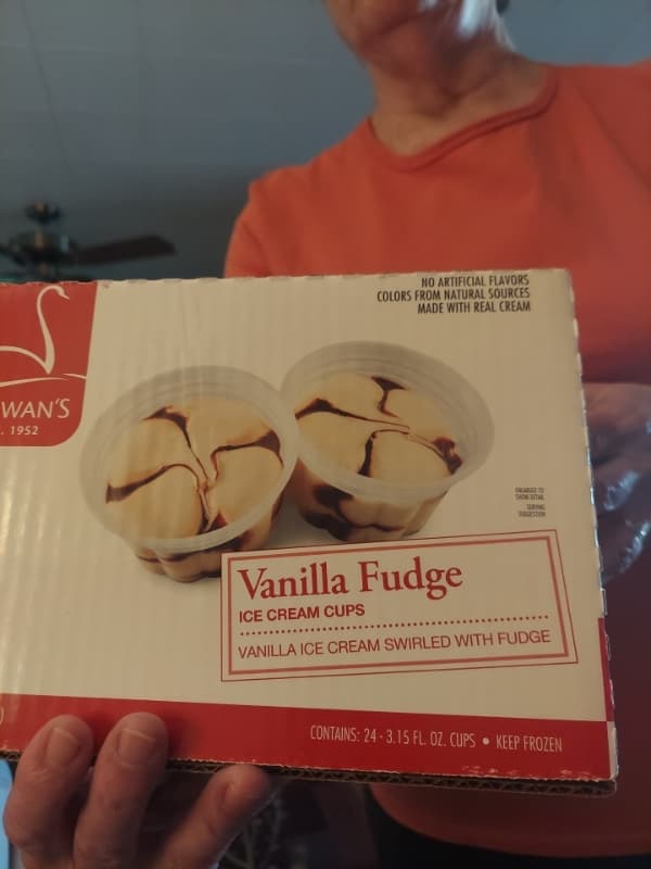 Schwan'S Vanilla Fudge Ice Cream