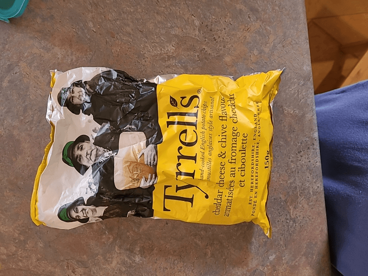 Tyrrell'S Cheddar Cheese & Chive Flavour Potato Chips