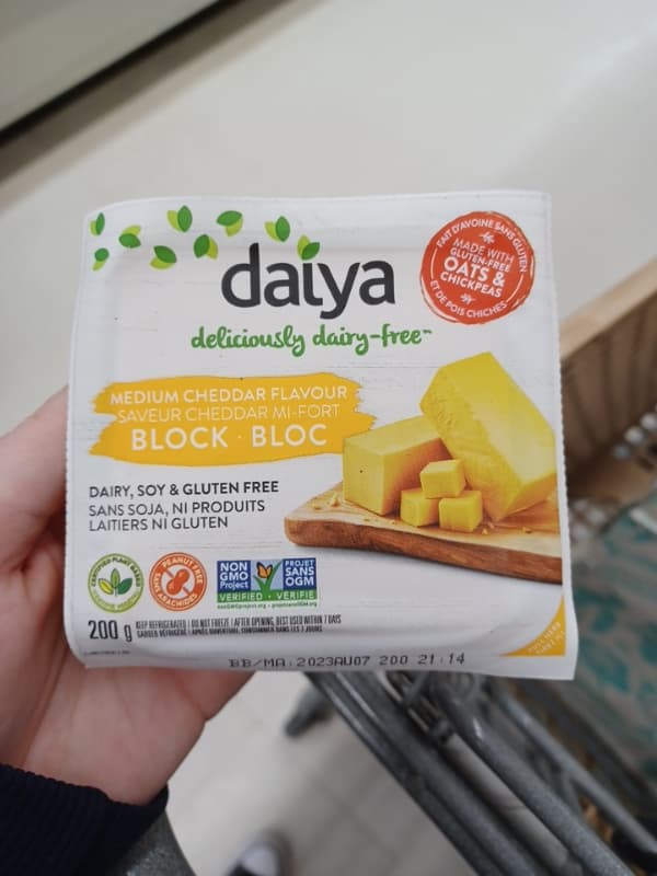 Daiya Deliciously Dairy-Free Medium Cheddar Flavour Block