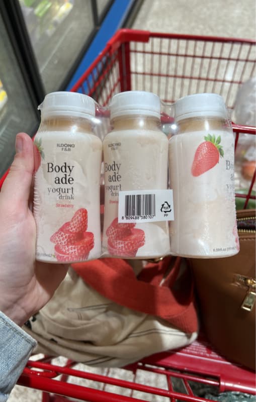 Ildong F&B Body Ade Strawberry Yogurt Drink