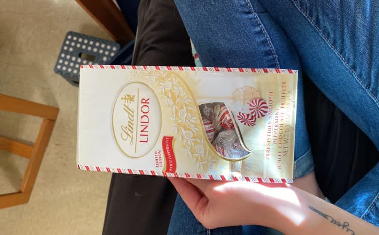 Lindt Lindor Irresistibly Smooth Peppermint White Chocolate Truffles