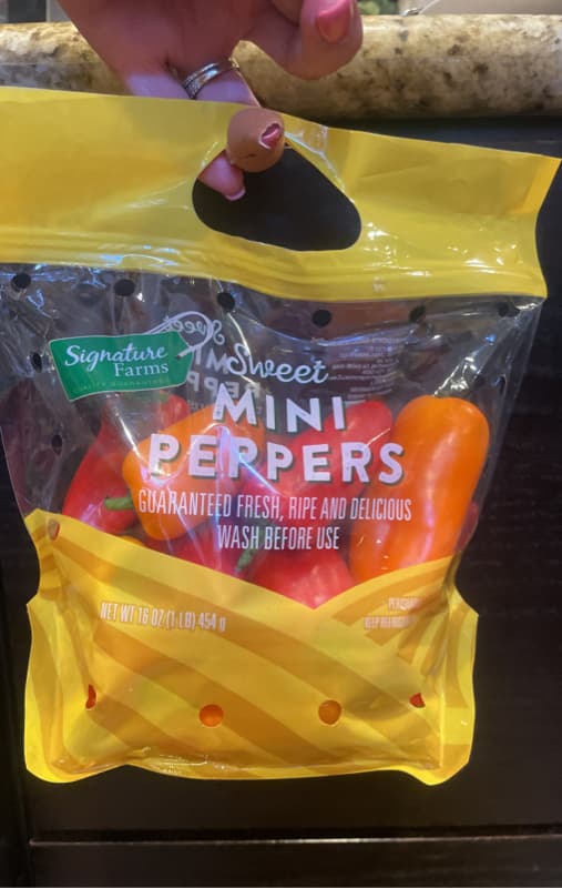 Signature Farms Sweet Mini Peppers