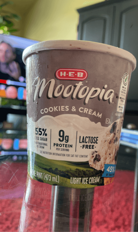 H-E-B Mootopia Cookies & Cream Light Ice Cream