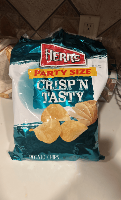 Herr'S Party Size Crisp 'N Tasty Potato Chips