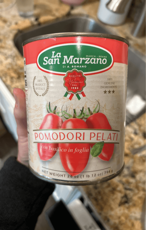 La San Marzano Pomodori Pelati Con Basilico In Foglia