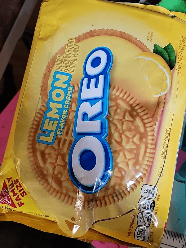 Nabisco Oreo Lemon Flavor Creme Sandwich Cookies