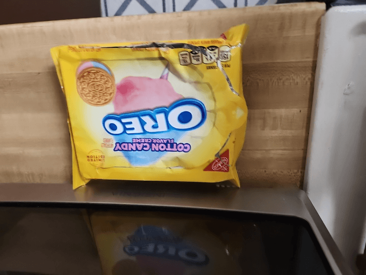 Nabisco Oreo Cotton Candy Sandwich Cookies