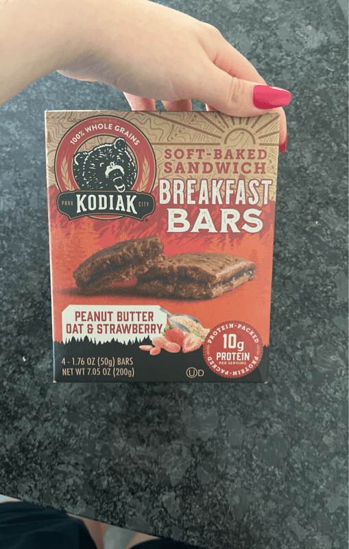 Kodiak Cakes Peanut Butter Oat & Strawberry Breakfast Bars