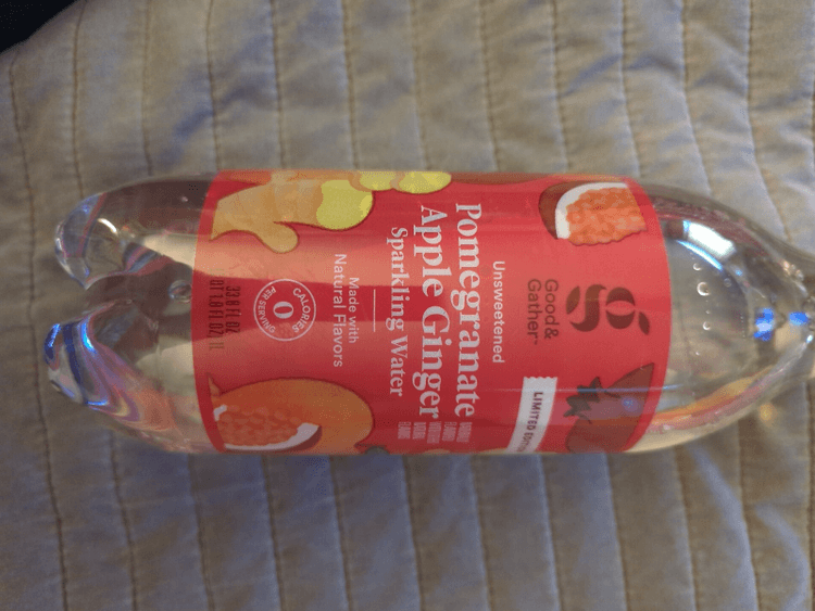 Good & Gather Unsweetened Pomegranate Apple Ginger Sparkling Water