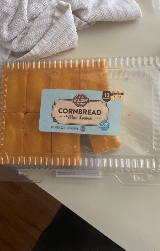 Wellsley Cornbread Mini Loaves