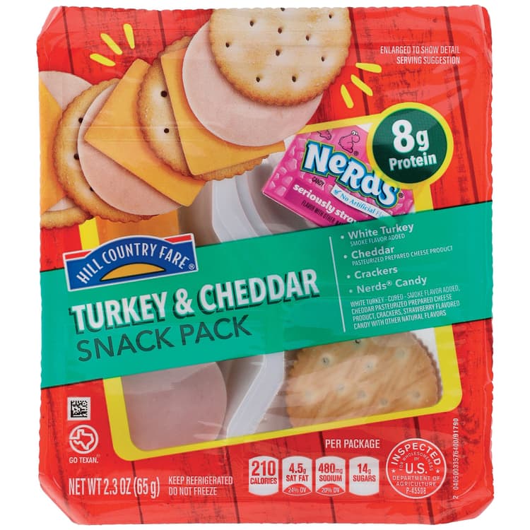Hill Country Fare Snack Pack Tray - Turkey & Cheddar With Crackers & Candy