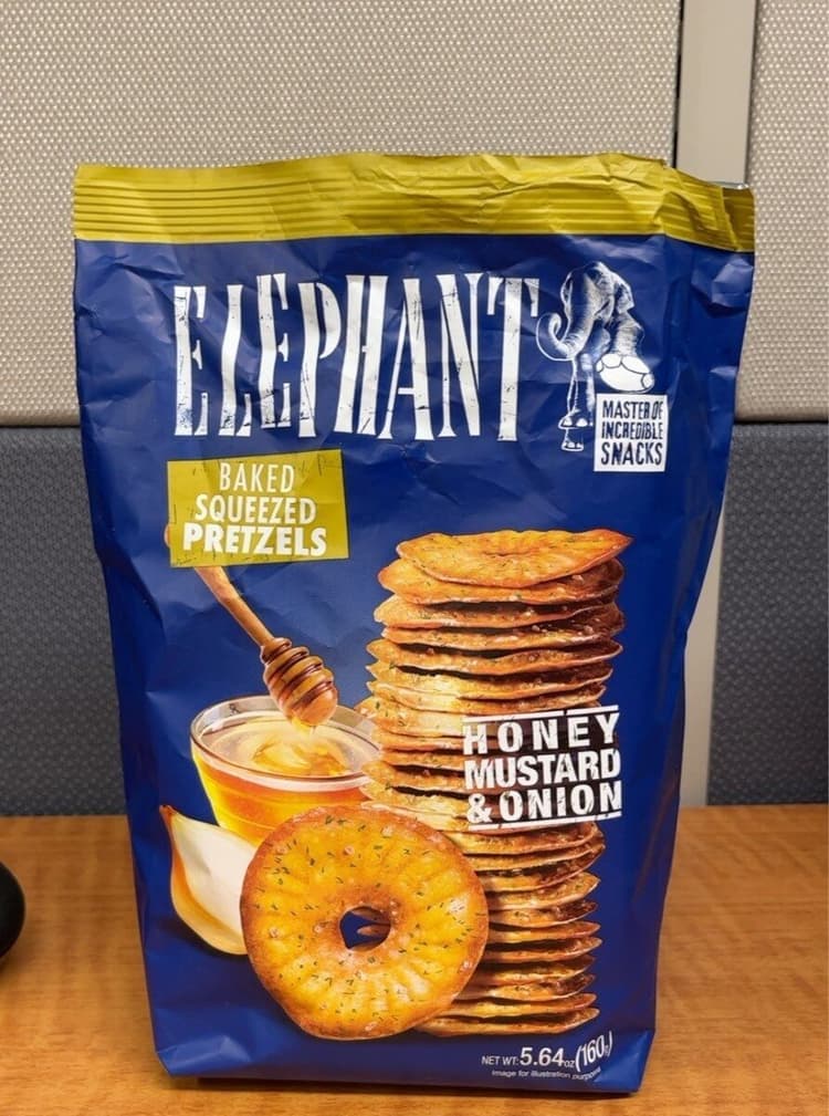 Elephant Honey Mustard & Onion Baked Squeezed Pretzels