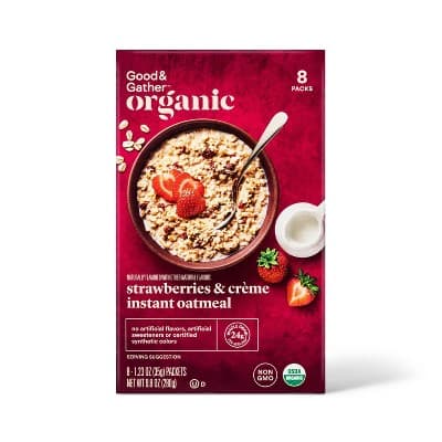 Naturally Flavored With Other Natural Flavors Strawberries And Cr&#232;Me Instant Oatmeal - Good &#38; Gather&#8482;