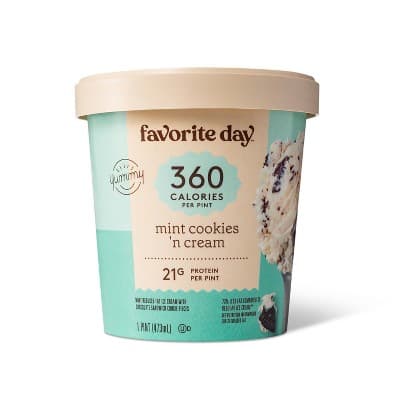 Reduced Fat Mint Cookies & Cream Ice Cream - Favorite Day™