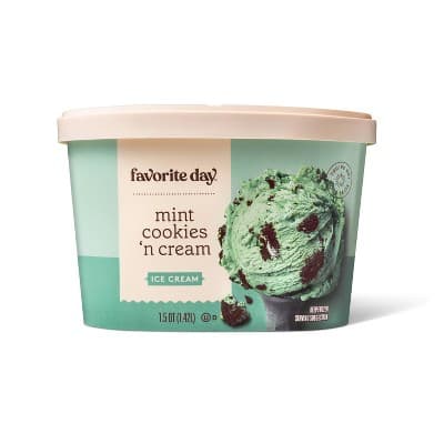 Mint Cookies &#38; Cream Ice Cream - Favorite Day&#8482;