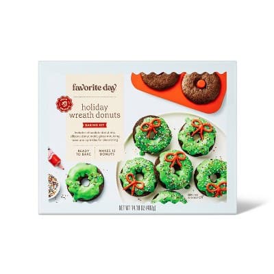 Holiday Christmas Wreath Donut Kit - Favorite Day&#8482;