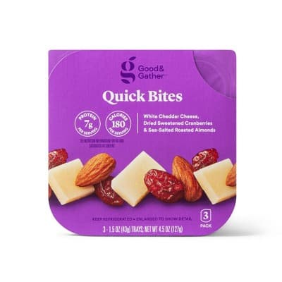 Quick Bites White Cheddar Cheese, Dried Sweetened Cranberries &#38; Sea-Salted Roasted Almonds  Good &#38; Gather&#8482;
