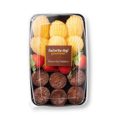 Mini Sweet Treat Tray With Strawberries - Favorite Day&#8482;