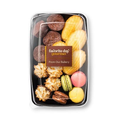 Mini Sweet Treat Tray - Favorite Day&#8482;