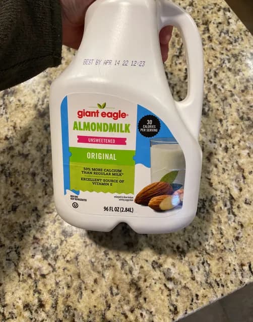 Giant Eagle Original Unsweetened Almondmilk