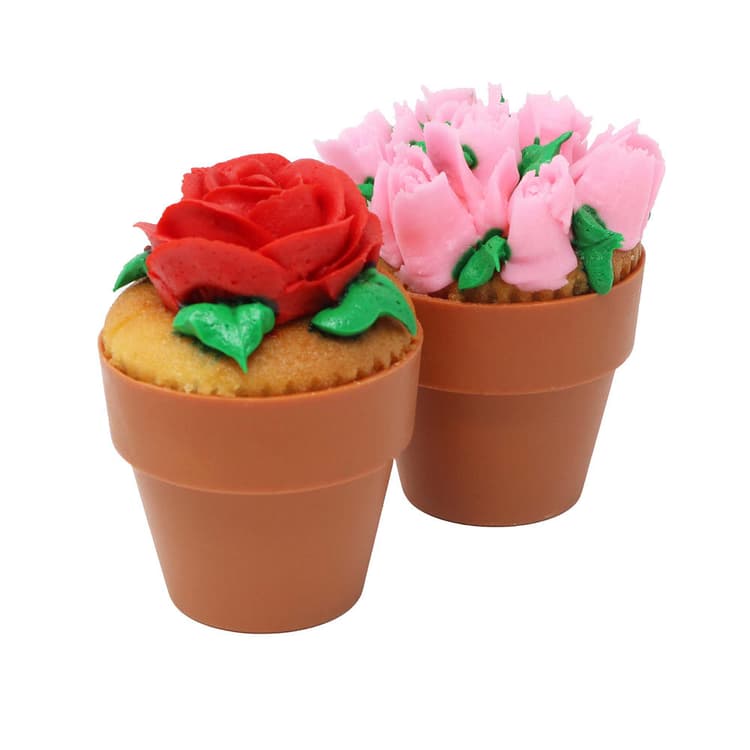 H-E-B White Flower Pot Cupcake With Buttercream Frosting, Floral Designs Vary