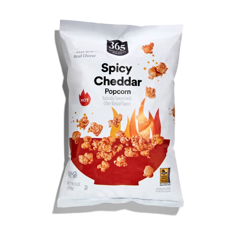 365 Whole Foods Market Spicy Cheddar Popcorn