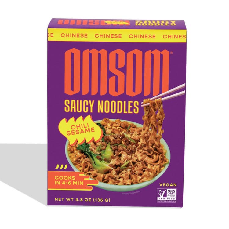 Omsom Saucy Noodles Chili Sesame